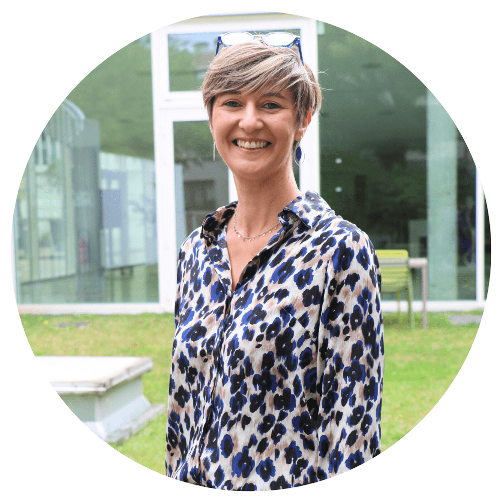 Portrait de Julie Penin, diététicienne à l’Institut Pasteur de Lille, expliquant l’importance de prendre soin de son microbiote intestinal.