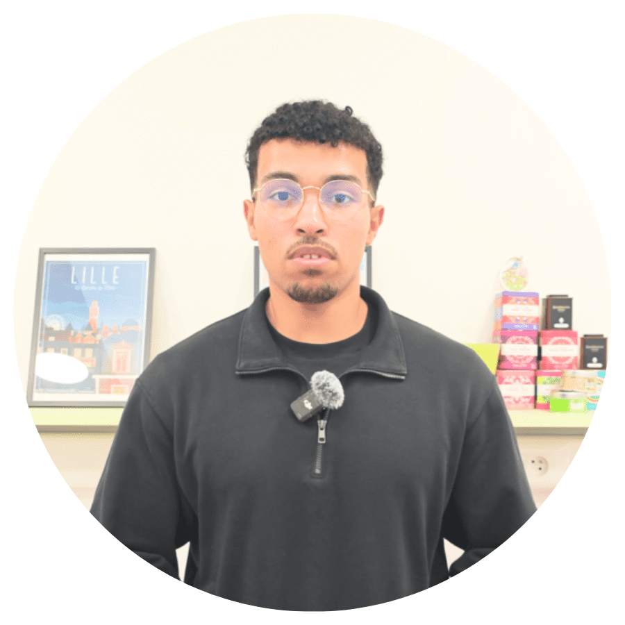 Portrait de Julie Penin, diététicienne à l’Institut Pasteur de Lille, expliquant l’importance de prendre soin de son microbiote intestinal.